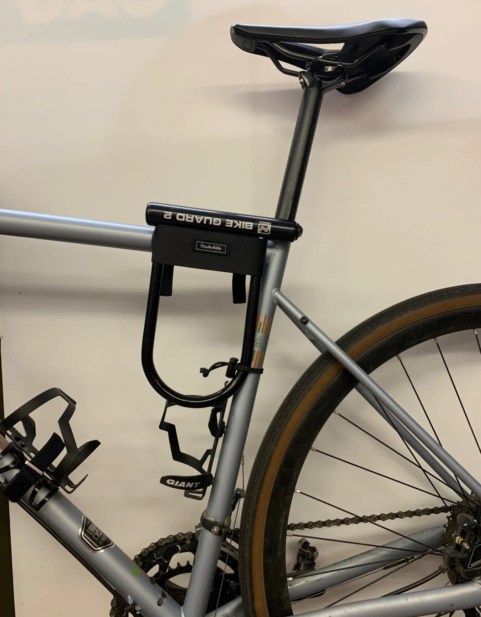 Snakebite Support à cadenas en U